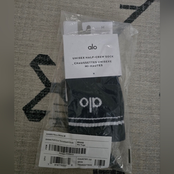 ALO Yoga Unisex Half-Crew Throwback Sock Navy Blue Athletic $34 Limited - Picture 3 of 8